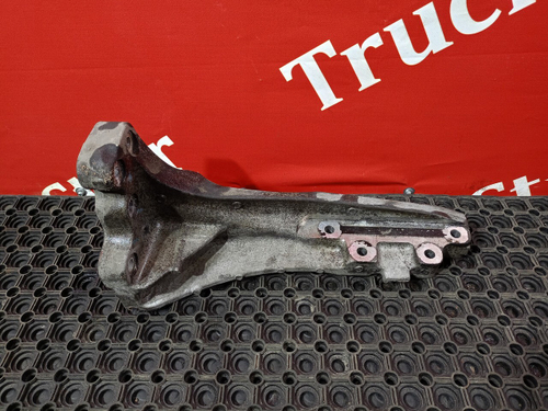 Кронштейн глушителя