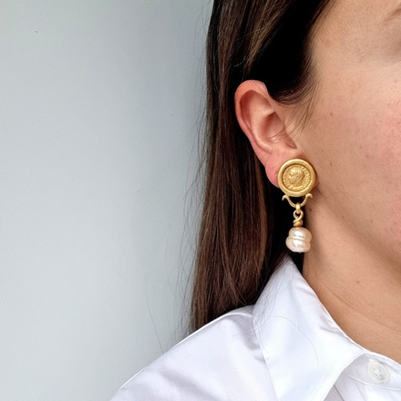 Клипсы Linda Levinson с барочным жемчугом