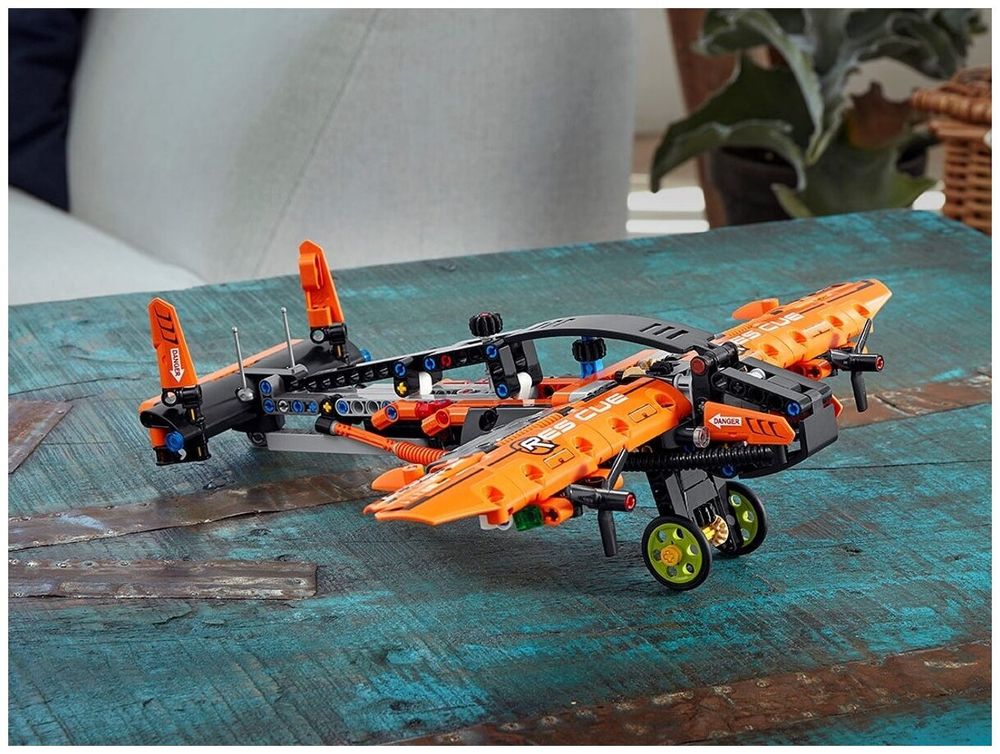 Конструктор LEGO Technic 42120 Спасательное судно на воздушной подушке