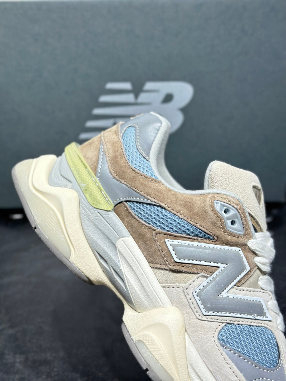 New Balance 9060