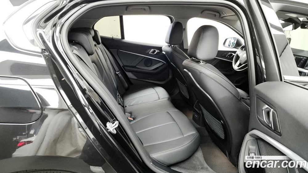 BMW 1 Series (F40) 120i Advantage (12.2021)