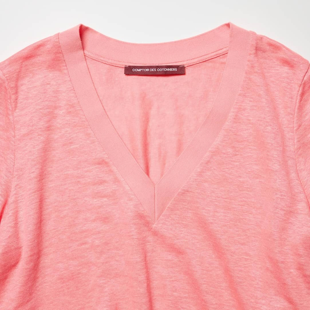 UNIQLO ЛЬНЯНАЯ ФУТБОЛКА С V-ОБРАЗНЫМ ВЫРЕЗОМ И КОРОТКИМИ РУКАВАМИ, РОЗОВЫЙ