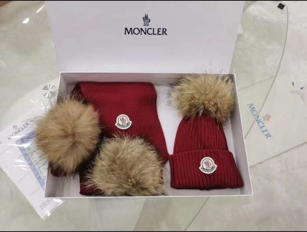 Свитер Moncler