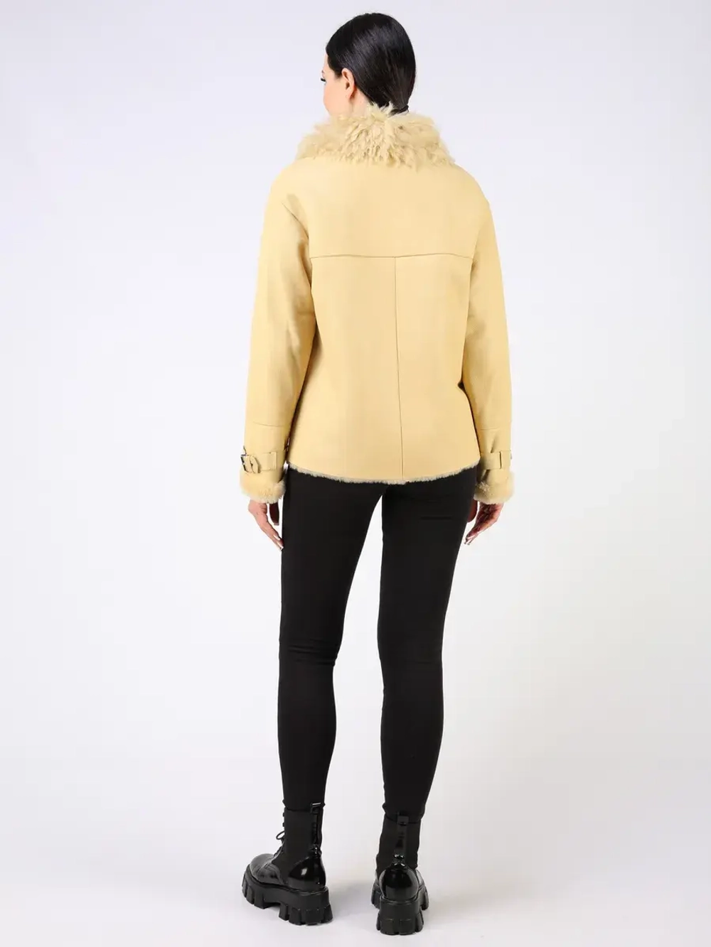 Дубленка зимняя натуральная короткая