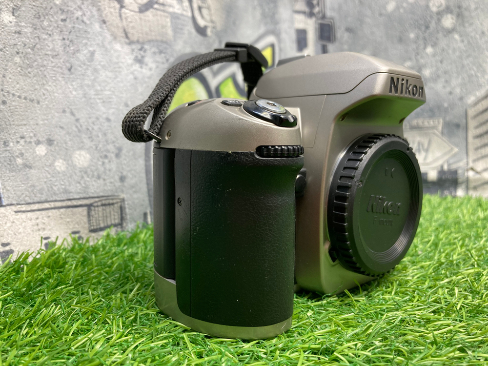 Nikon F80