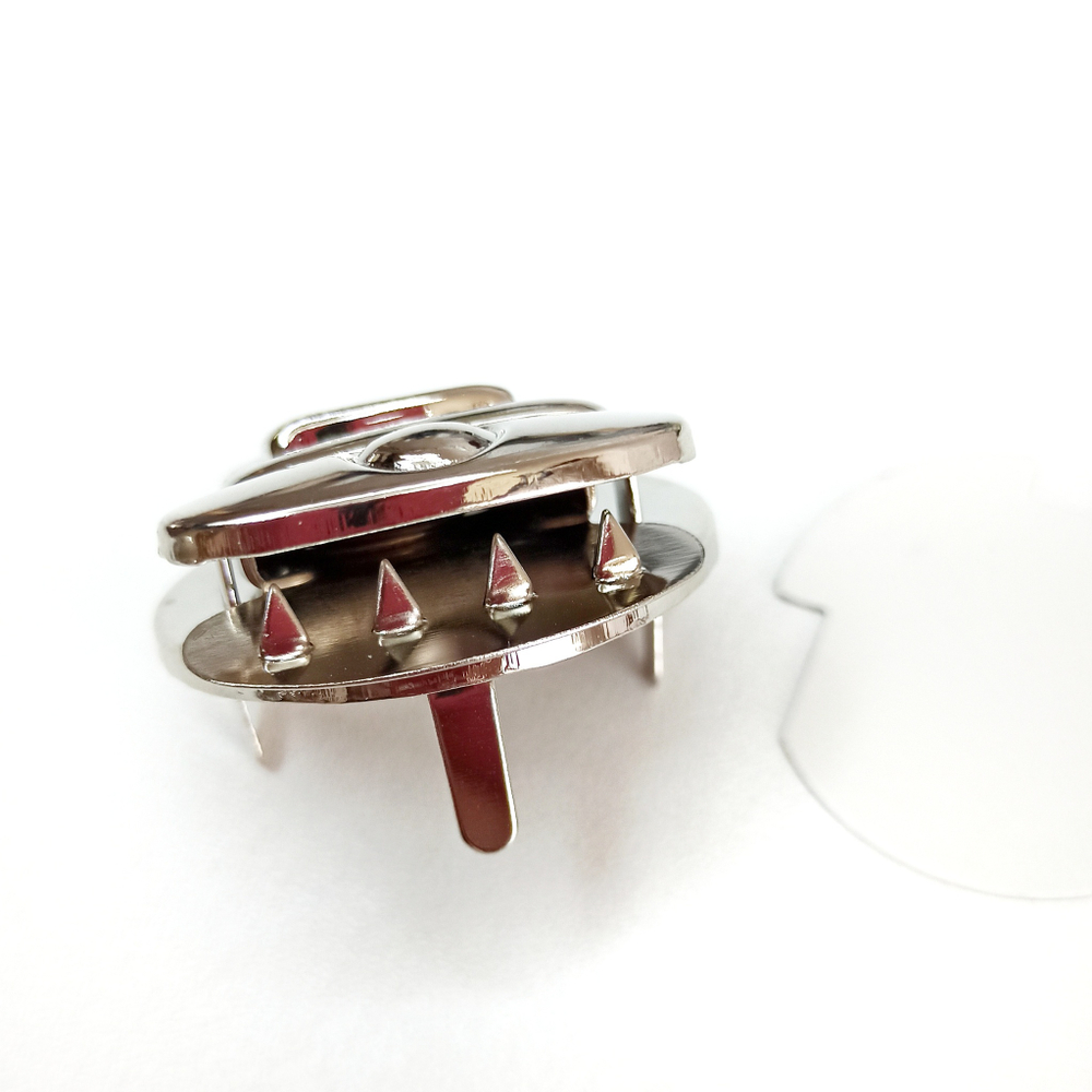 Замок-защелка на зажимах 30*35 Серебро