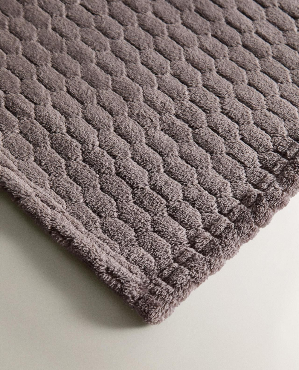 Zara Home - Флисовый плед с ромбами, серый, 140x190 см
