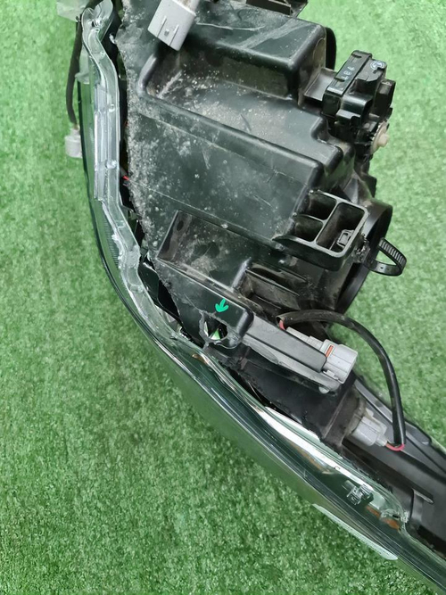 Битая Фара правая Toyota Highlander 3 U50 16-19 галоген
