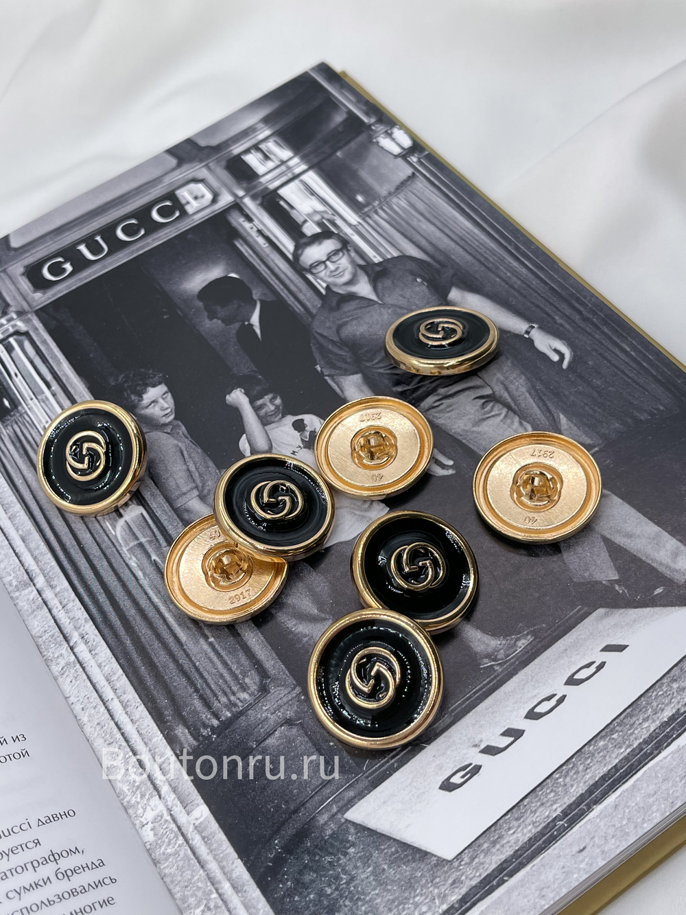 Пуговицы Гучч. Черные Золото