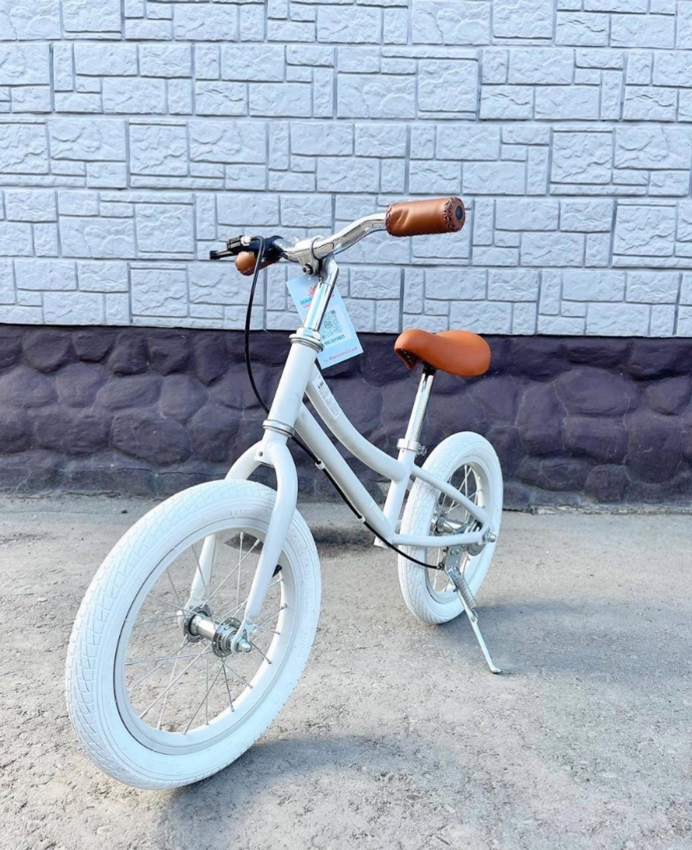 PITUSO Беговел Orbita, колеса AIR 14", тормоз, подножка,Gray matt/Серый матовый