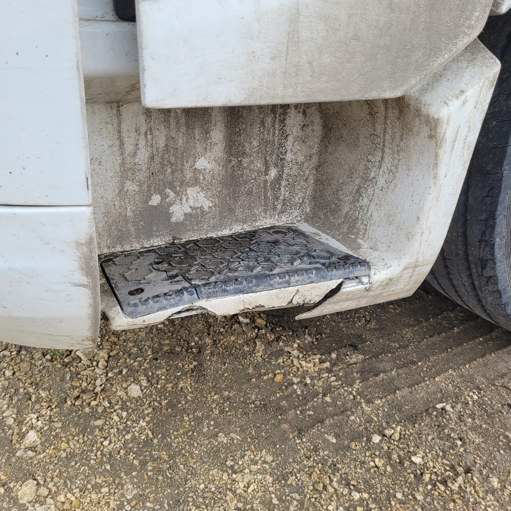 Shacman (Shaanxi) SX* 4x2 Седельный тягач SX4188YY381 (Дизельный, 12,5 л, 473 л.с., АТ)