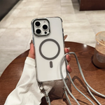 Clear Cover с MagSafe и ремешком для iPhone 15