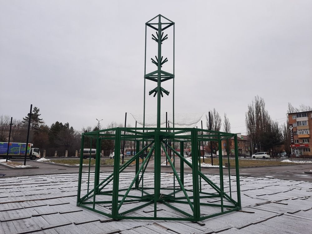 Уличная елка ствольная "Таежная" (пвх) от 11 до 21 м