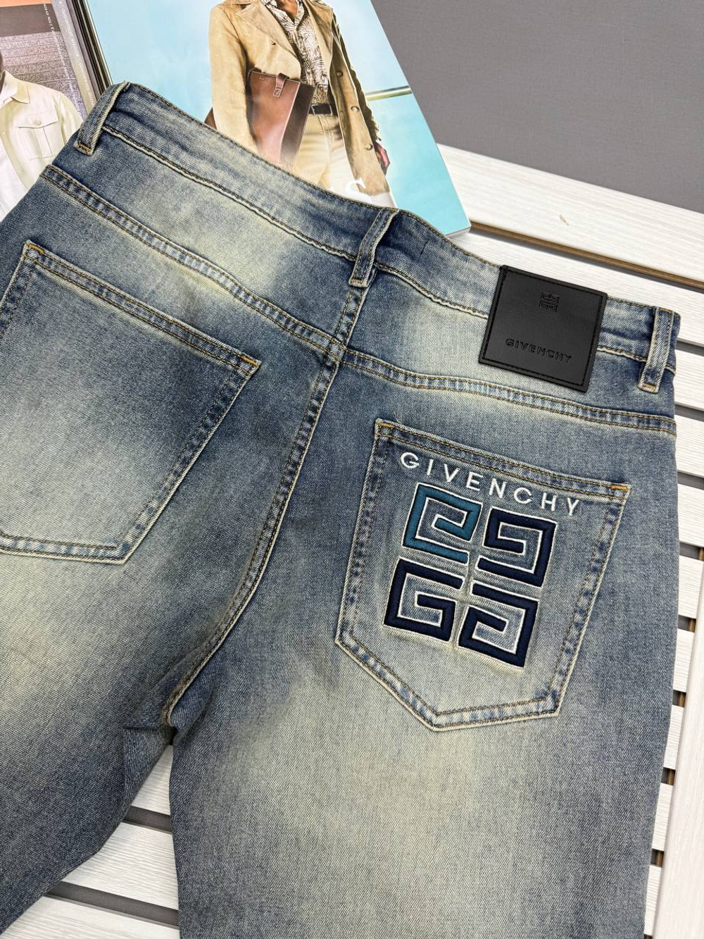 Джинсы Givenchy