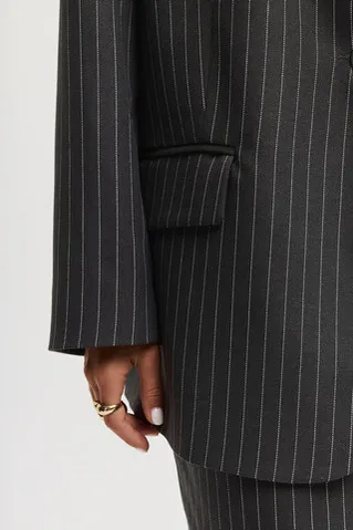 Пиджак свободный в полоску темно-серого цвета