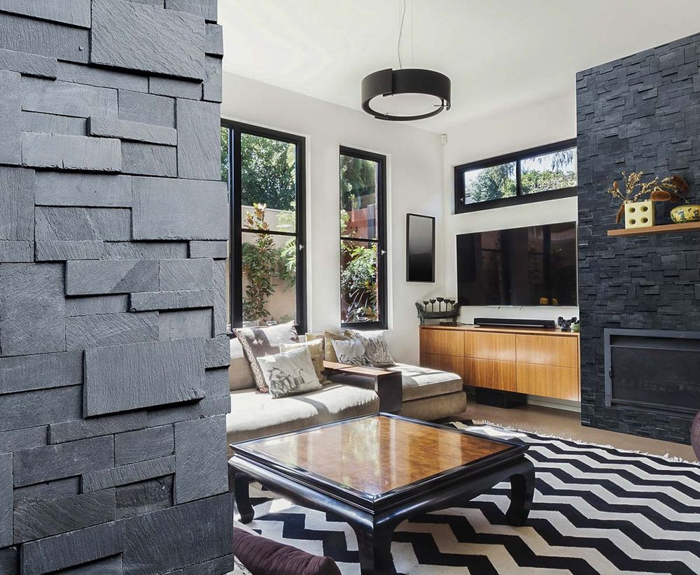 Натуральный камень Сланец черный Pharaon 180x350x10-20 Модерн