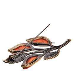 AM-2559 Брошь «Веточка осень» (латунь, янтарь)