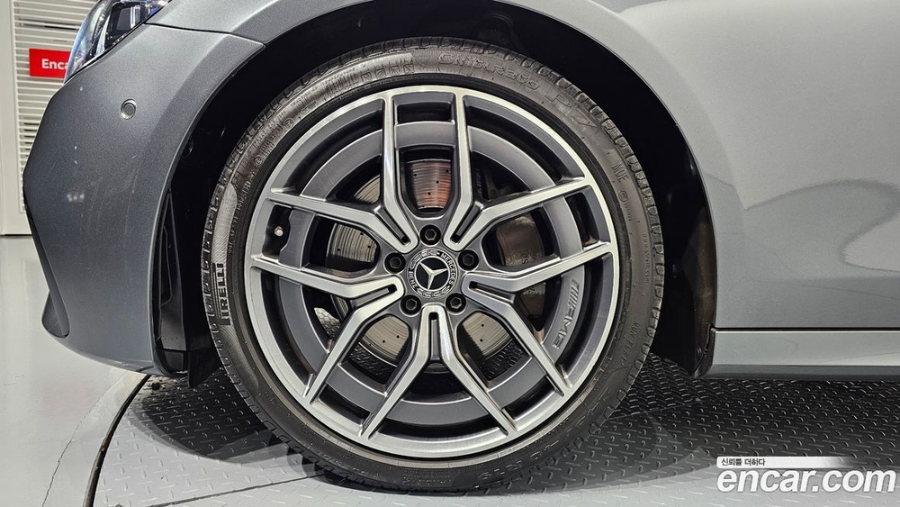 Mercedes-Benz E-Class W213 E220d 4MATIC AMG Line (09.2021)