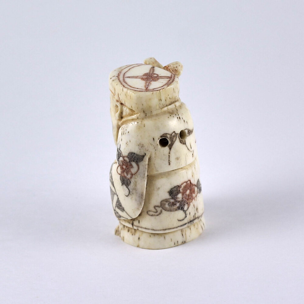 Нэцкэ Дзюродзин с посохом и веером