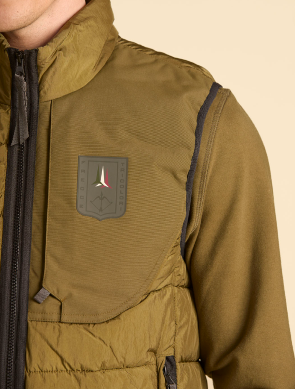 Нейлоновый жилет