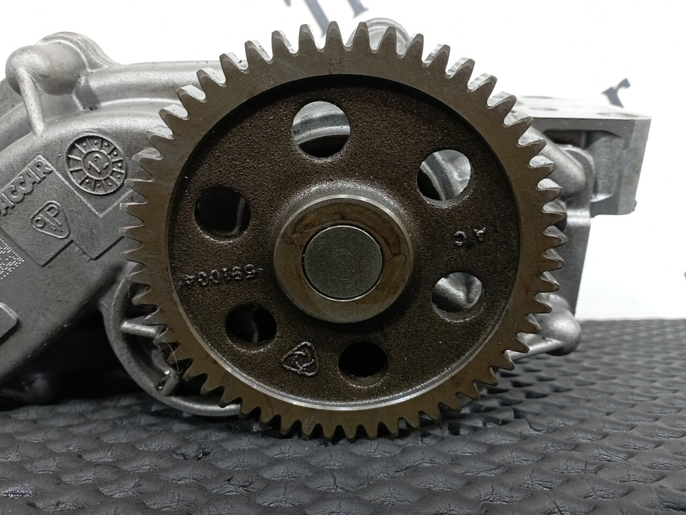 Насос масляный