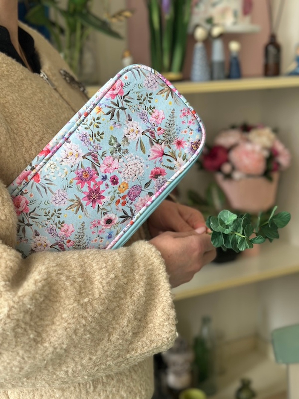 Пенал для проволоки на молнии с цветочками прованс