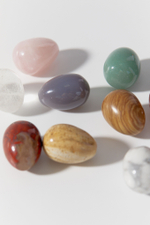 Яйцо из натурального камня маленькое