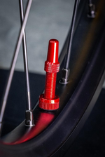 Ниппель бескамерный MUC-OFF Tubeless Valves V2 red