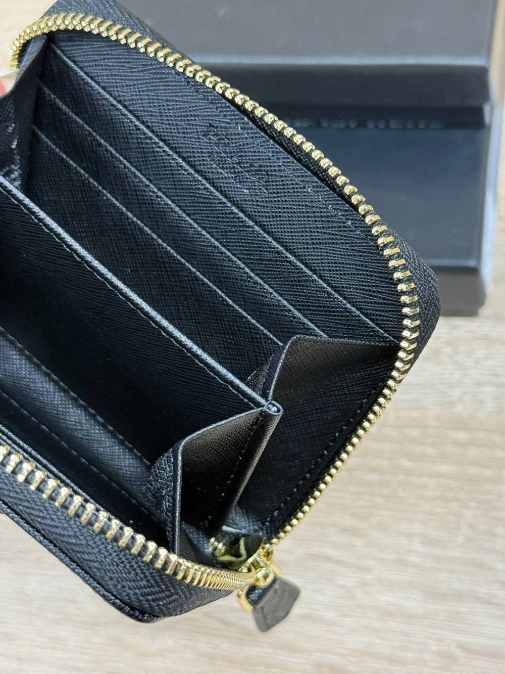 Визитница Prada