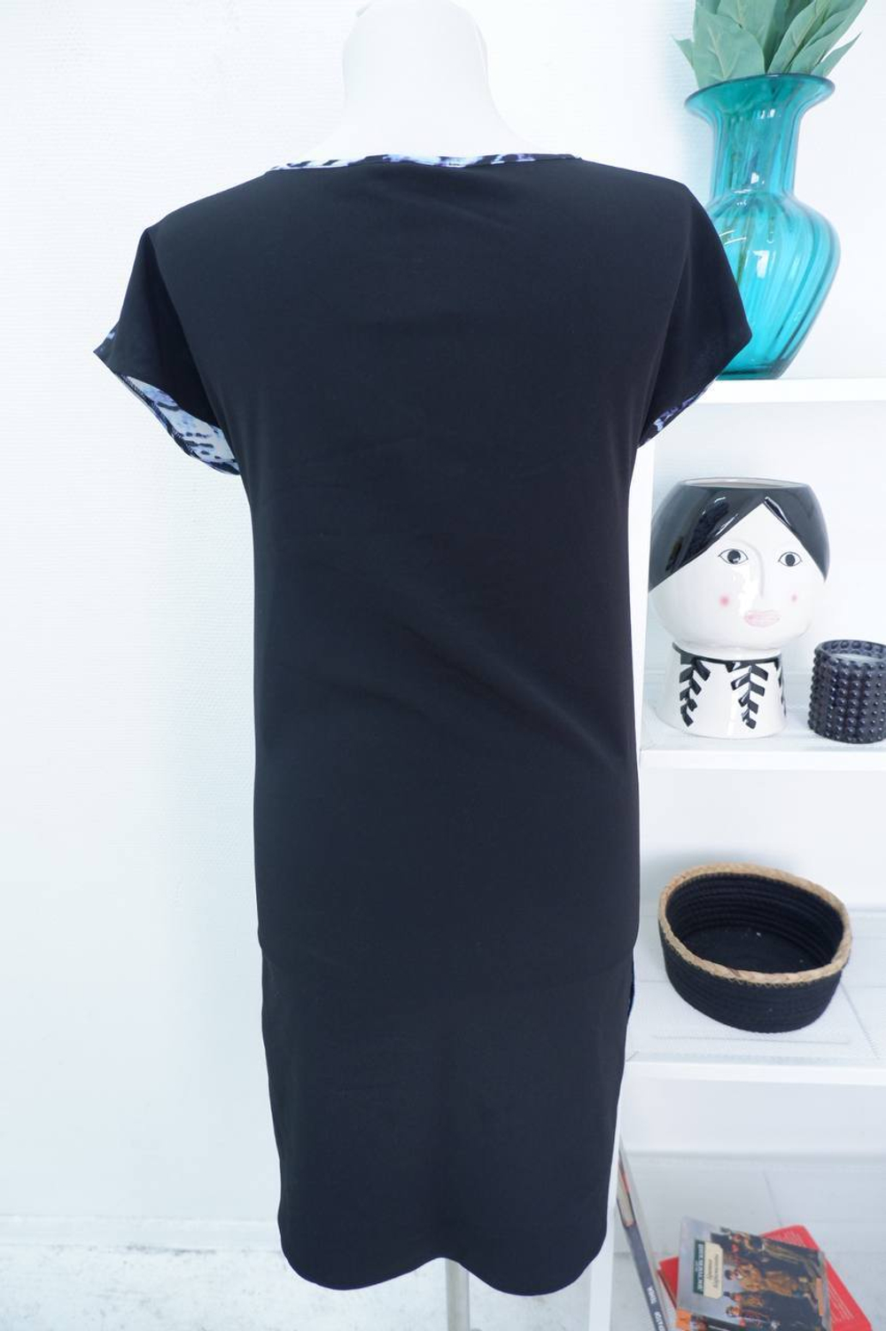 Платье Lost ink стильное 40 размер