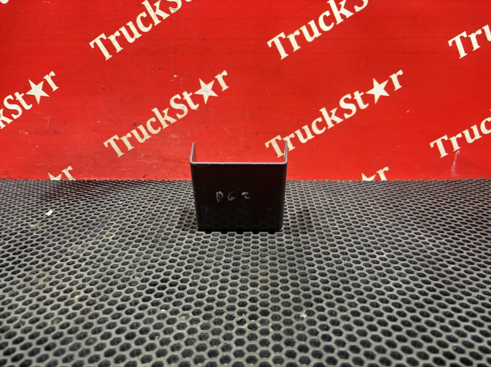 Защитная крышка крана управления тормозами прицепа