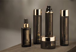 Sebastian Professional Dark Oil - увлажняющий шампунь, чтобы сделать волосы блестящими и мягкими /   250  ml  / GTIN 3614227345706