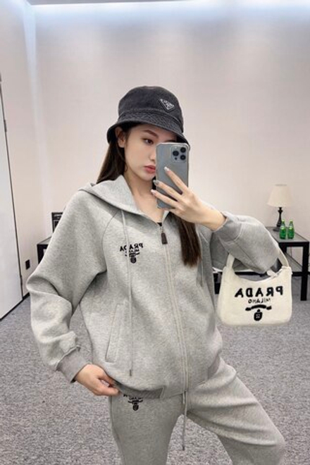 Костюм Prada