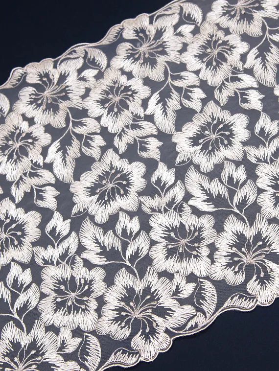 05-141 Вышивка на неэл. сетке 24 см, телесный