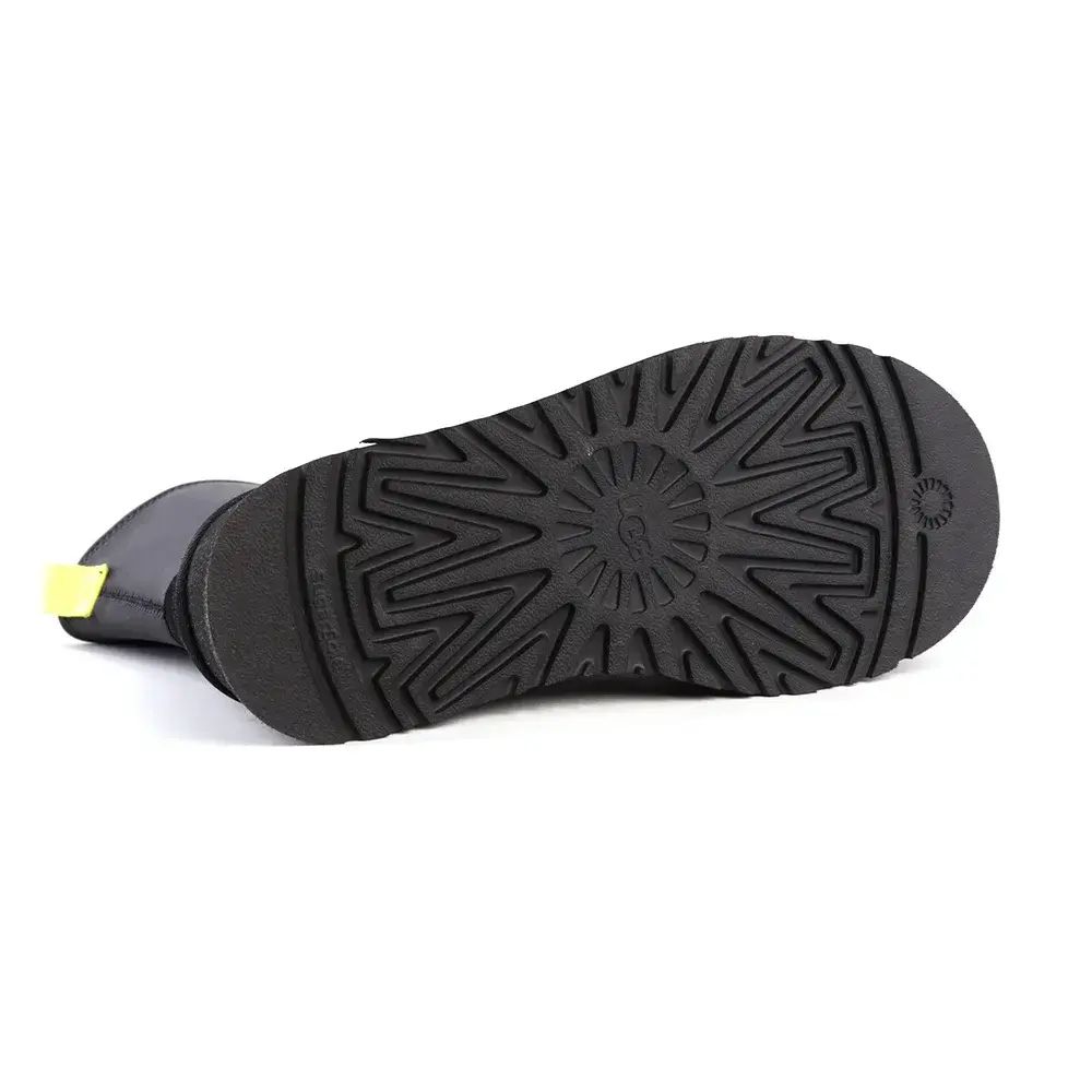 Ugg Classic Platform Dipper Boot - Black
