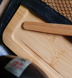 242070.2Y2 УЦЕНКА Сервиз ДОРОЖНЫЙ "Пингвин+4",чайник180мл+4пиалы+поднос+щипцы+сумка,чёрный,фарфор