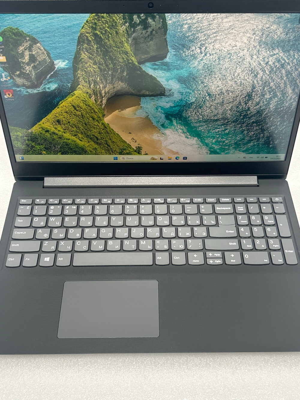 Ноутбук Lenovo V15-ADA (82C7009URU) 15.6"/AMD Athlon Gold 3150U/RAM 4G/SSD 256G/AMD Radeon Graphics/1920*1080/TN/DOS/Подсветка кл-ры: нет/Черный. Состояние: B1