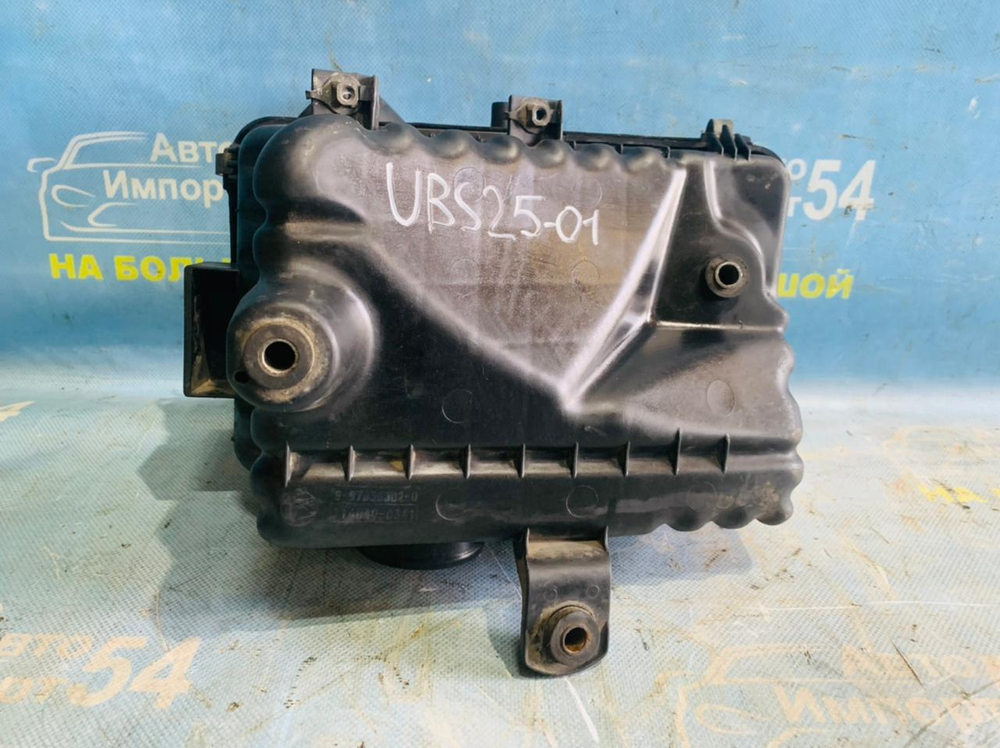 Корпус воздушного фильтра ISUZU BIGHORN 1994