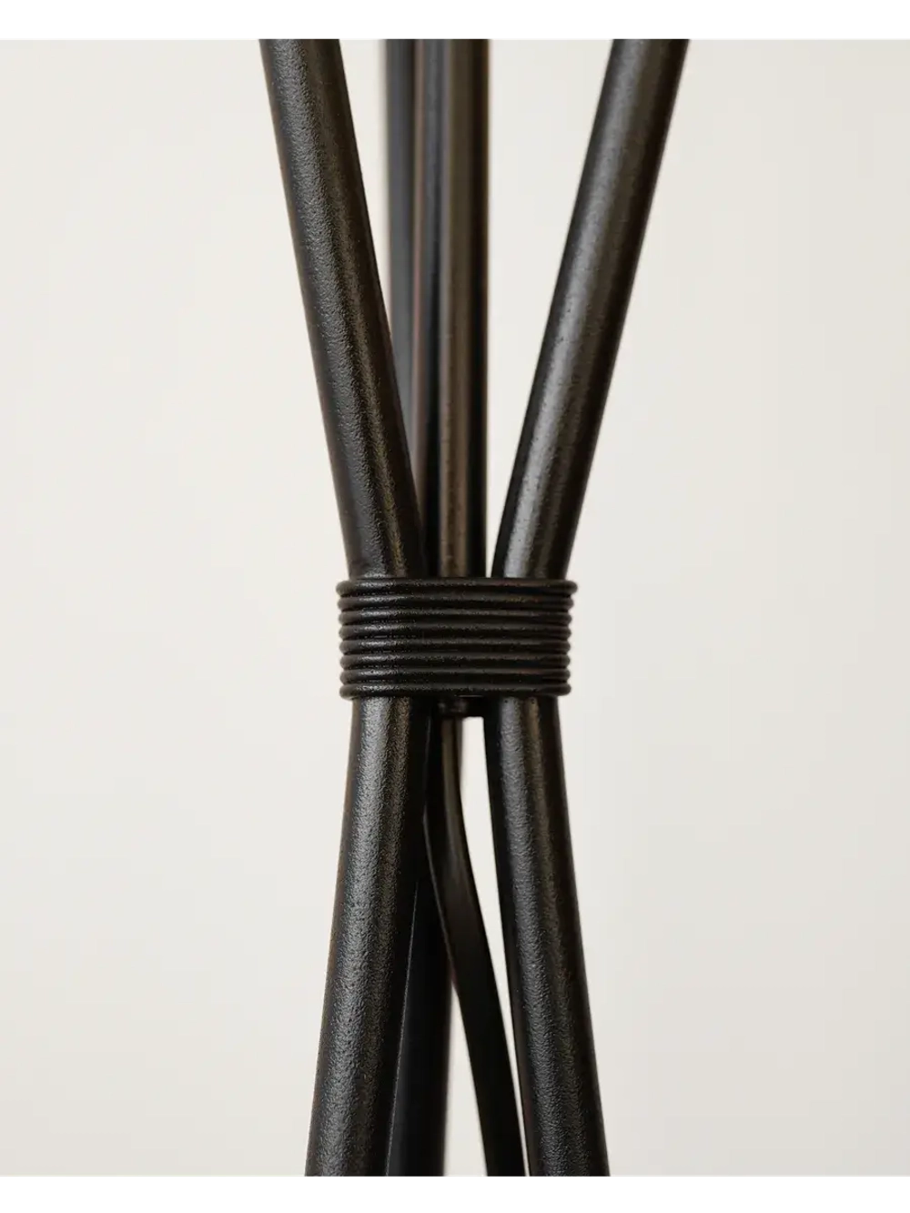 Торшер напольный с абажуром в гостиную современный