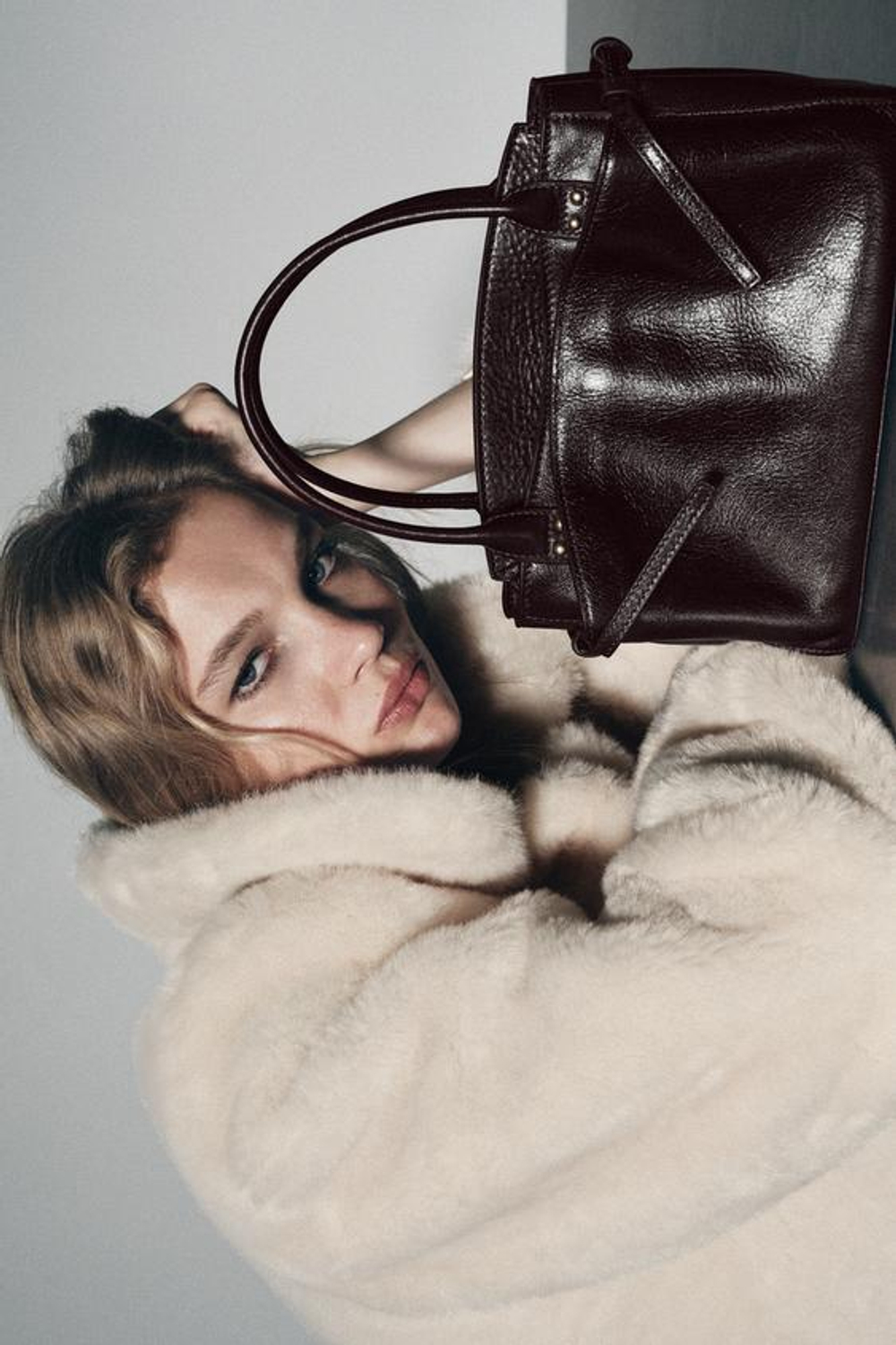 ZARA МИНИ-СУМКА CITY ИЗ КОЖИ, БОРДОВО-КРАСНЫЙ