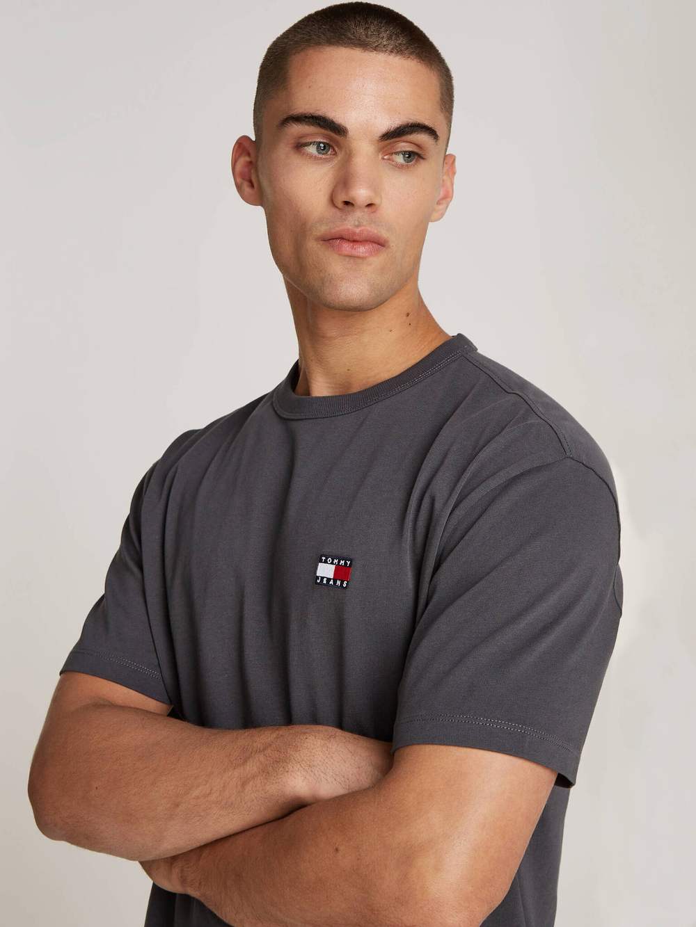 Футболка Tommy Jeans - графитовый(DM0DM17995)