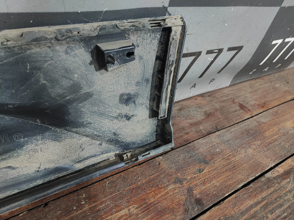 Накладка двери задней правой Volkswagen Taos 21-нв Б/У Оригинал 2GL854950