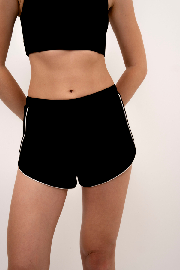 Мини-шорты с контрастным кантом 