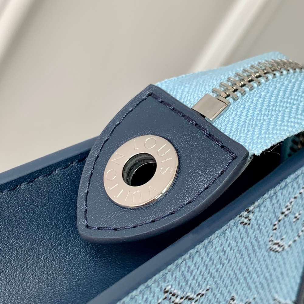 Louis Vuitton Pochette Voyage MM