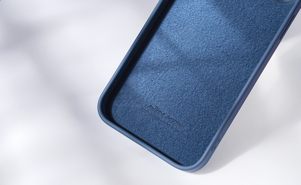 Твердый чехол с мягким шелковистым покрытием от Nillkin для iPhone 14 Pro, серия CamShield Silky Silicone Case с защитной шторкой для камеры