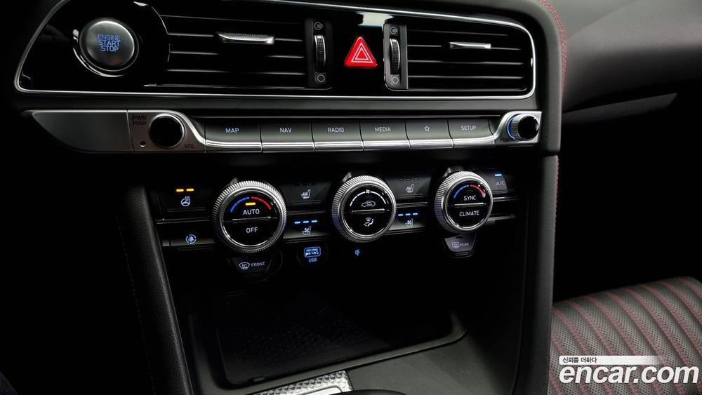 Genesis The New G70 Бензин 2.0T 4WD (12.2020)