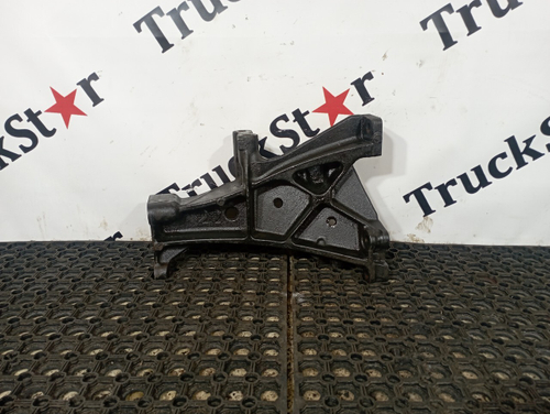 Кронштейн переднего бампера правый