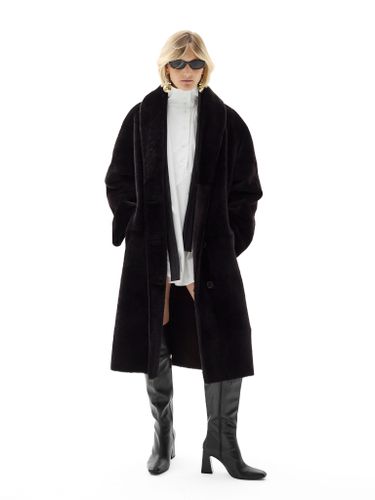 Двусторонняя дубленка шоколадного цвета с поясом