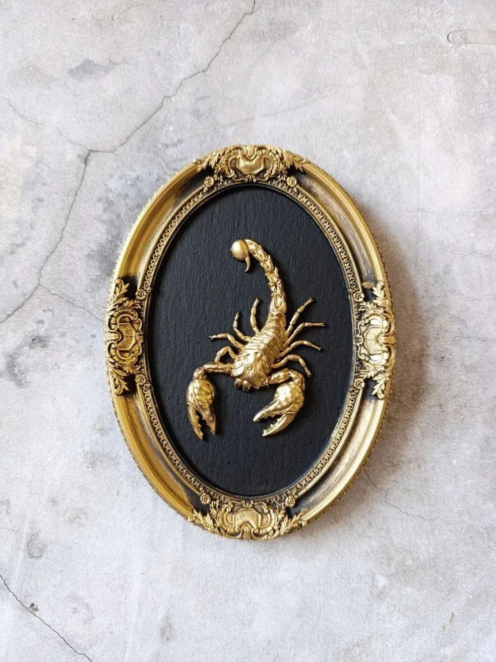 Барельеф на стену из гипса Скорпион