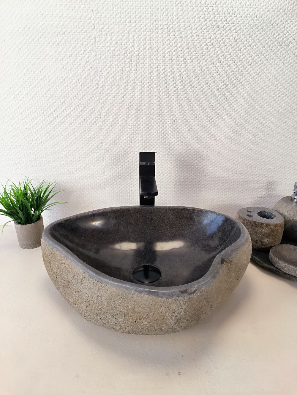 Раковина из речного камня RS-65970 49х35х15 из натурального камня